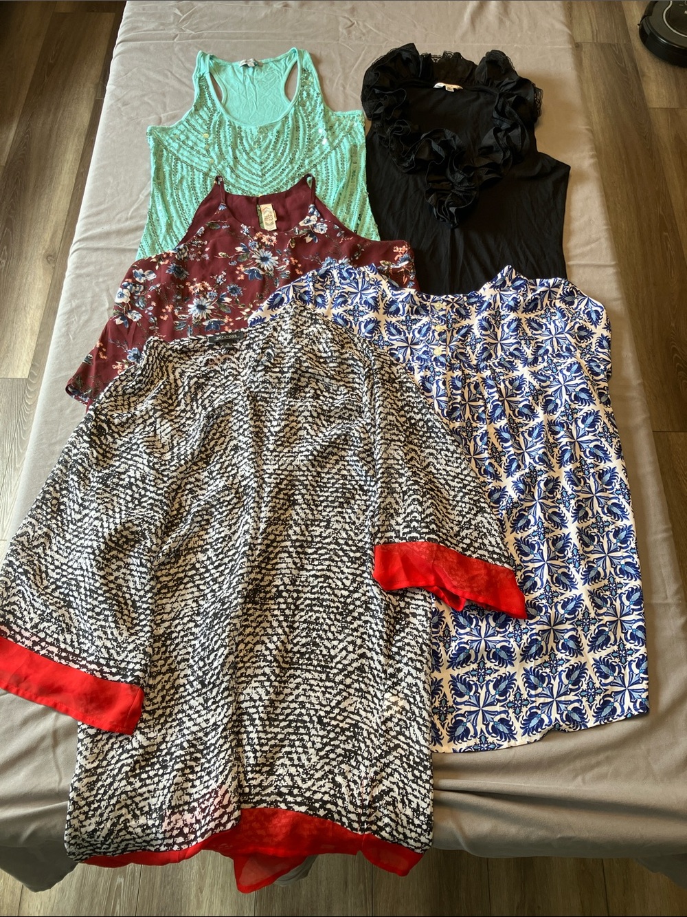 Mixed Women 5 Tops Bundle - Black, Mint, Burgundy, Blue, Black/White w/ Red Trim
